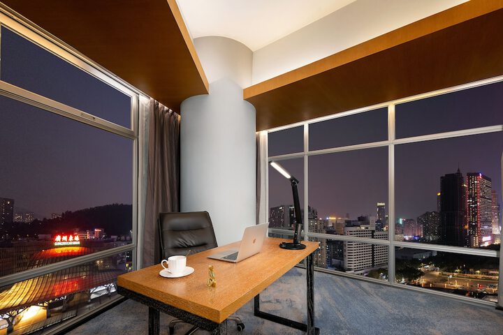 Room 17 of 44