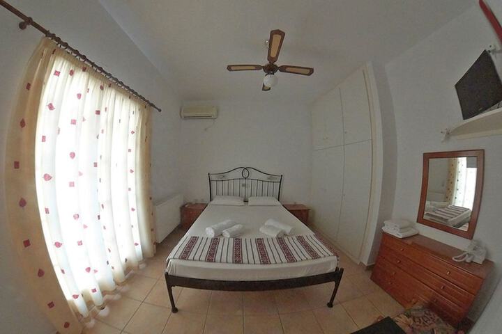 Room 10 of 15
