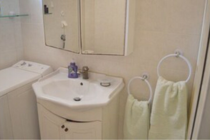 Room 4 of 22