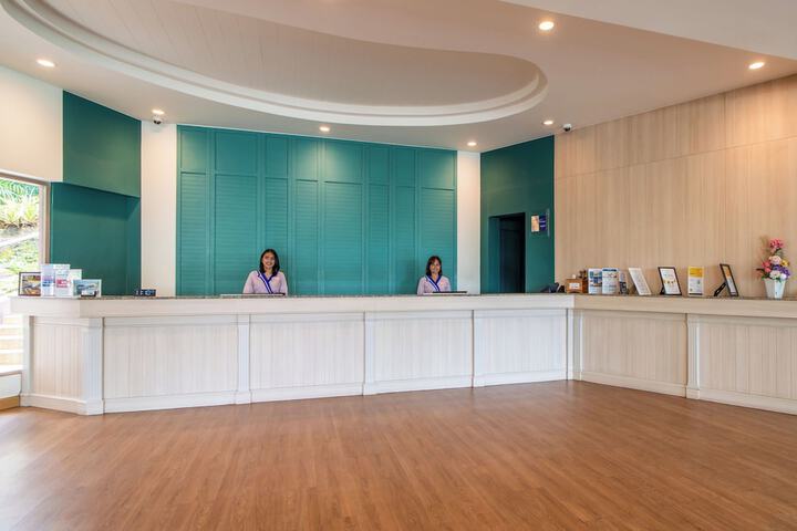 Entrance & Lobby