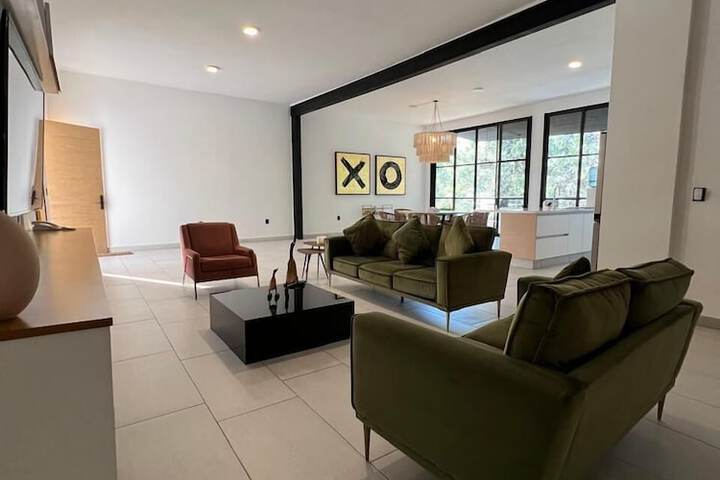 Room 100 of 165
