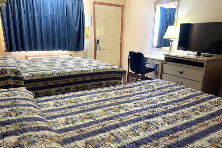 Room 11 of 17