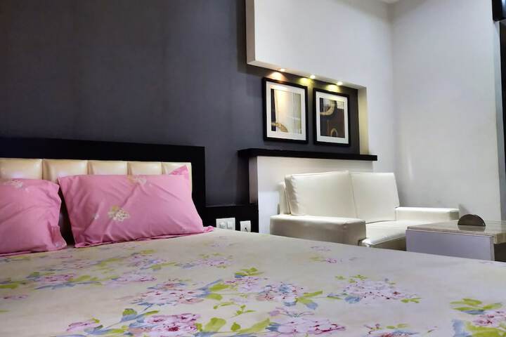 Room 10 of 68
