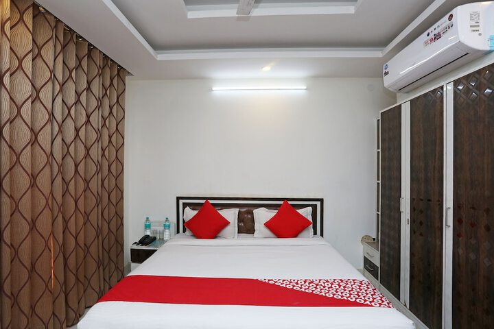 Room 13 of 25