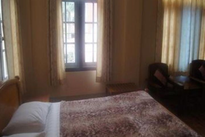 Room 17 of 32