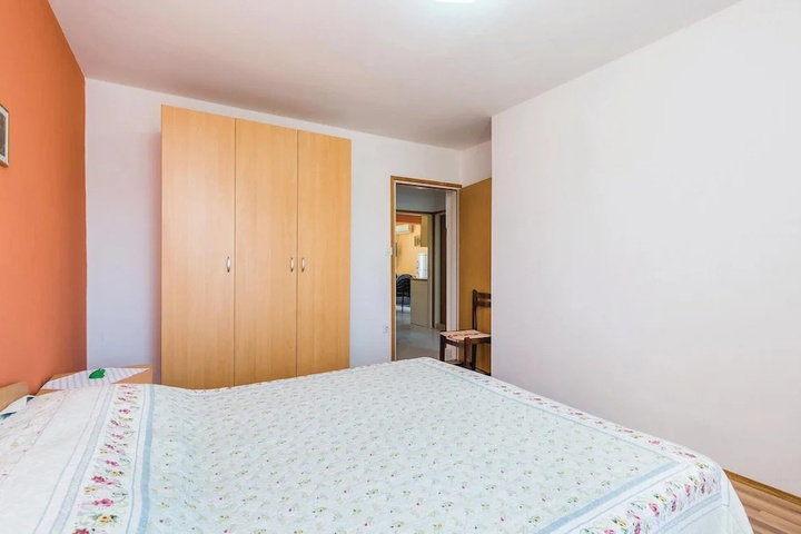 Amazing Home in Kampor With Wifi and 2 Bedrooms