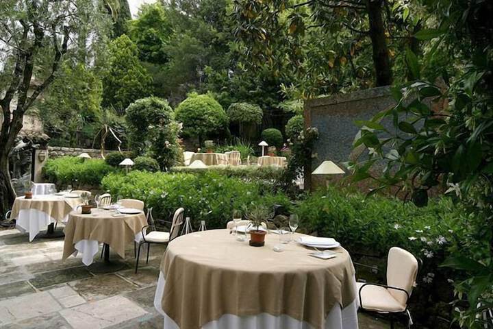 Dining Photos