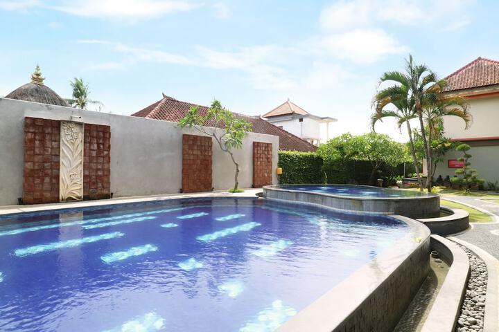 Pools & Facilities