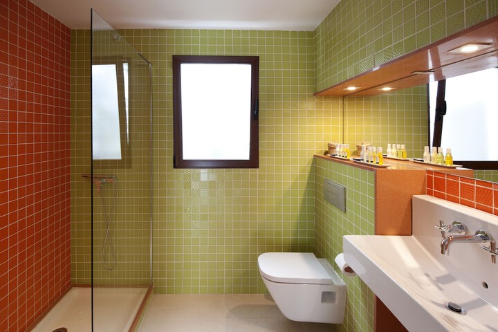 Room 15 of 53