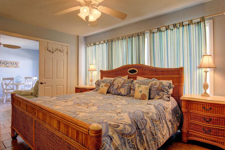 Room 4 of 40