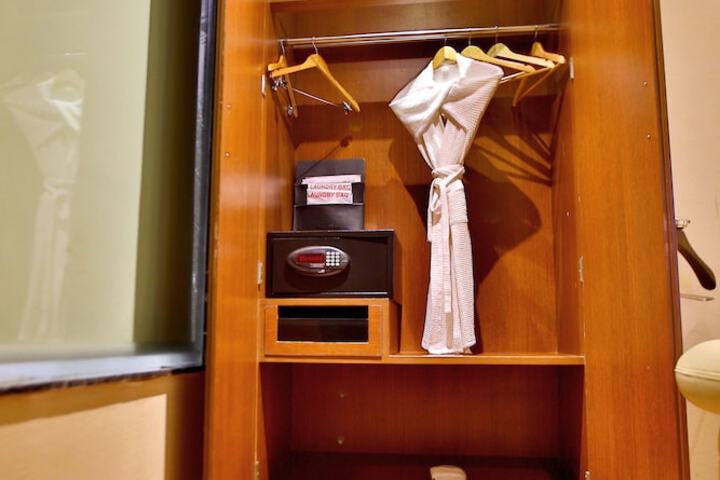 Room amenity