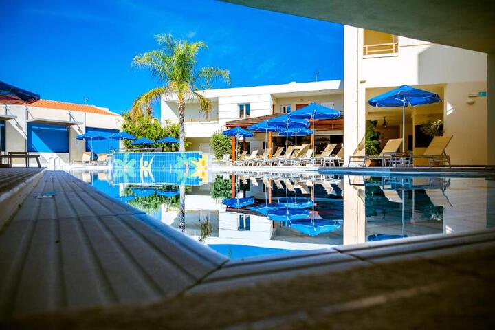 Pool 10 of 23