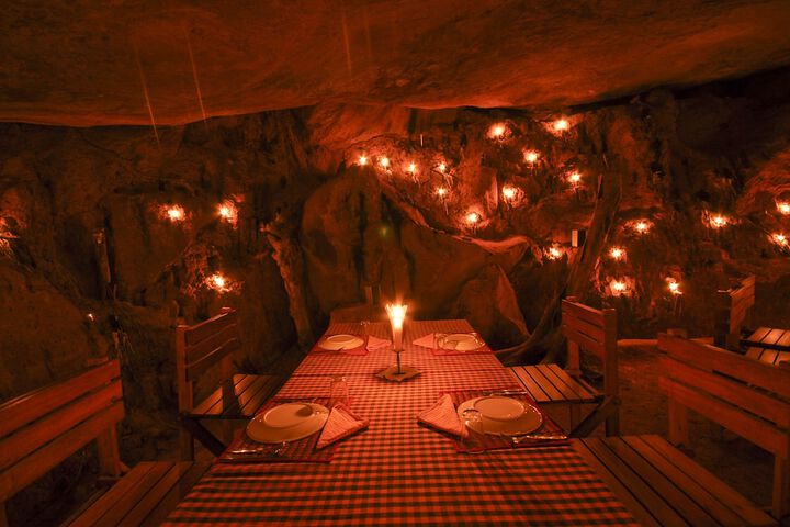 Dining 16 of 63