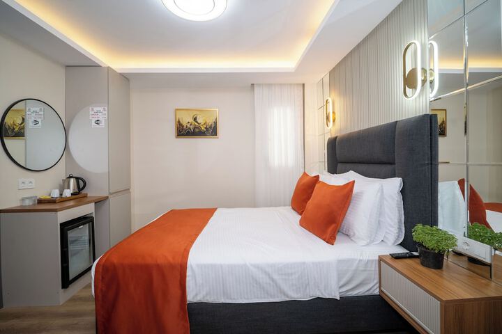 Room 25 of 60
