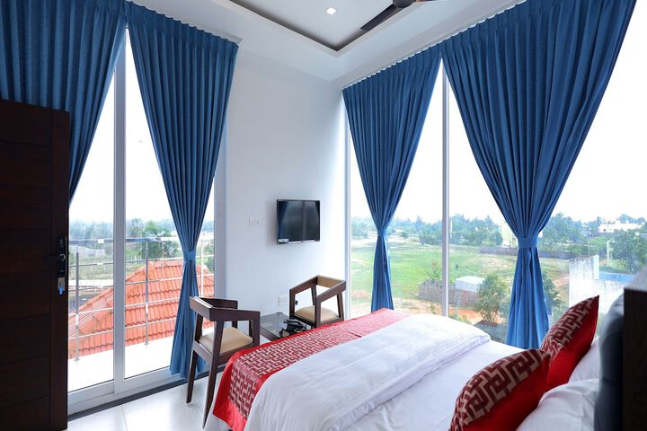 Room 4 of 18