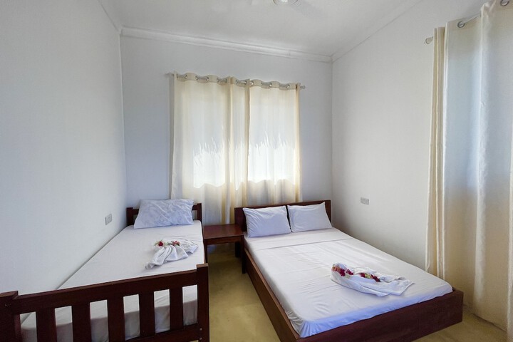 Room 4 of 13