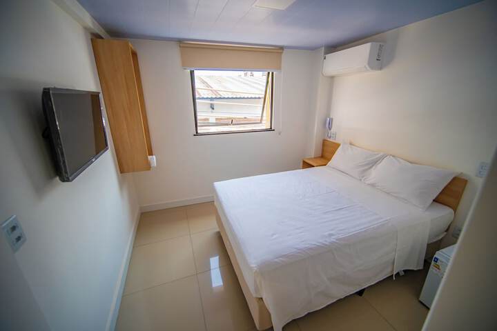 Room 5 of 10