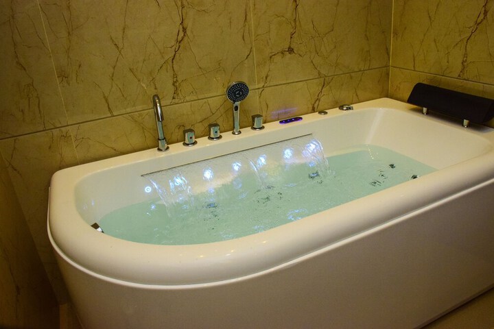 Hot Tub 43 of 73