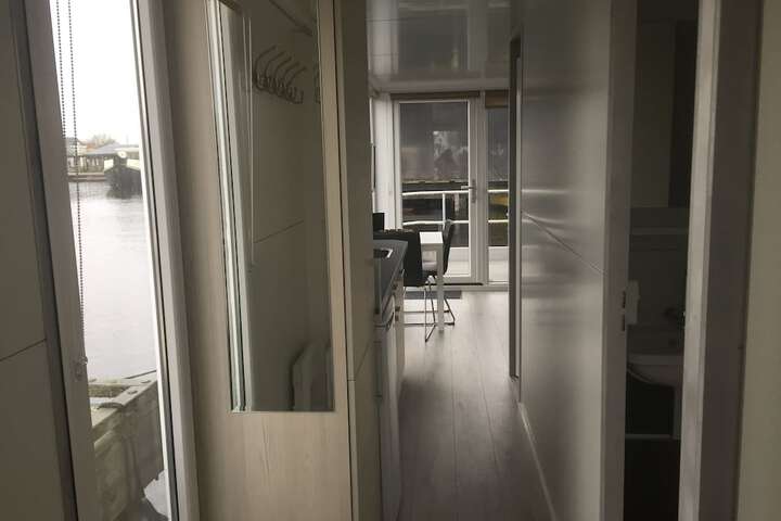 Room 4 of 50