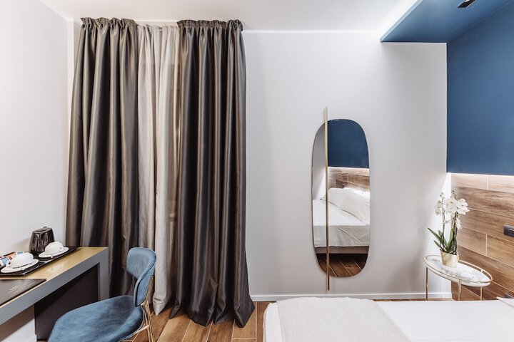 Room 10 of 61