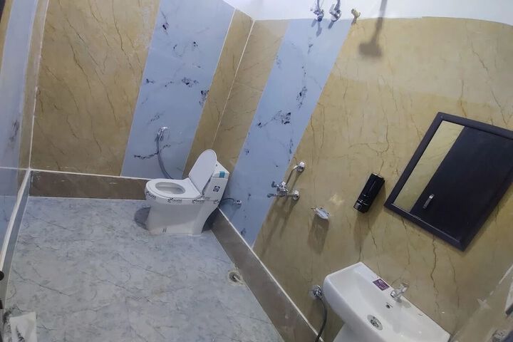 Room 16 of 30
