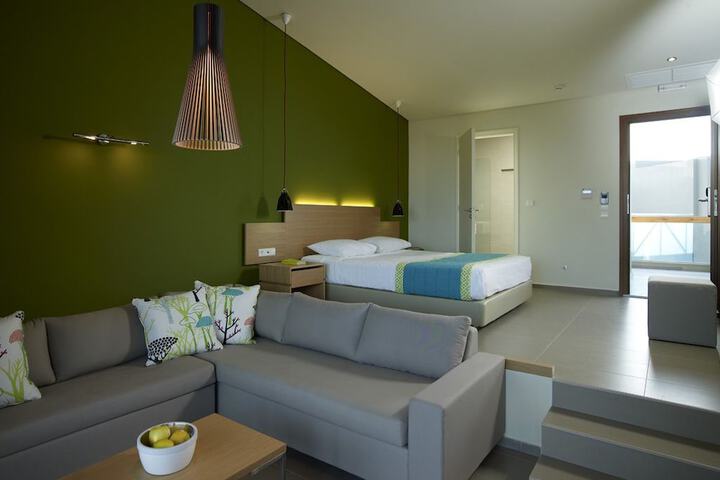Room 10 of 97
