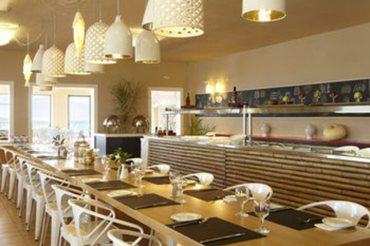 Dining 16 of 119