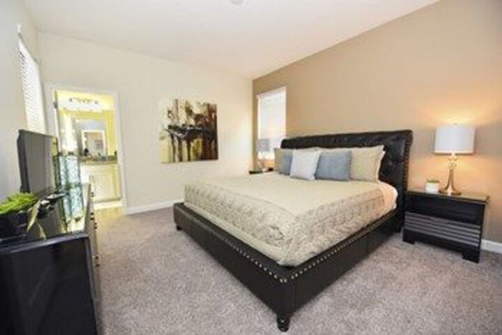 Room 6 of 26