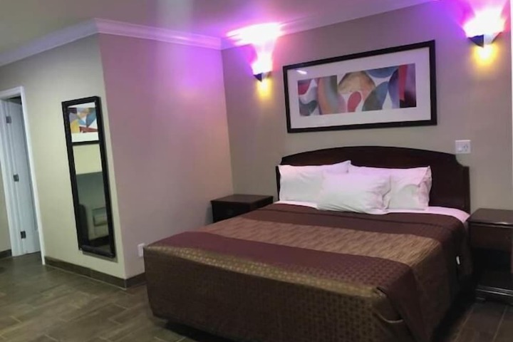 Room 13 of 36
