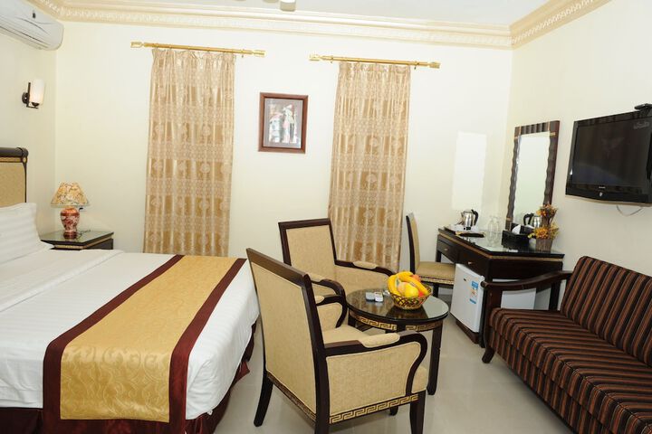 Room 17 of 39