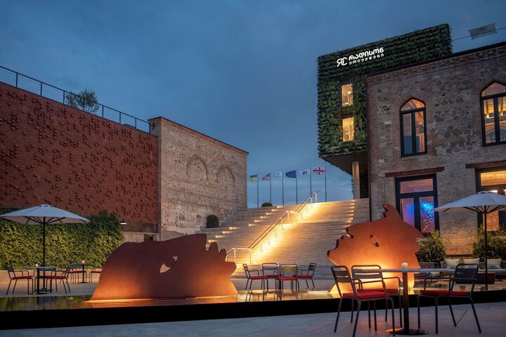 Hotel Exterior 268 of 280