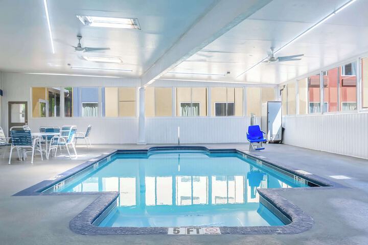 Hotel with Pool