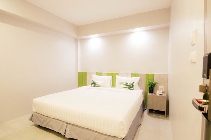 Room 6 of 36