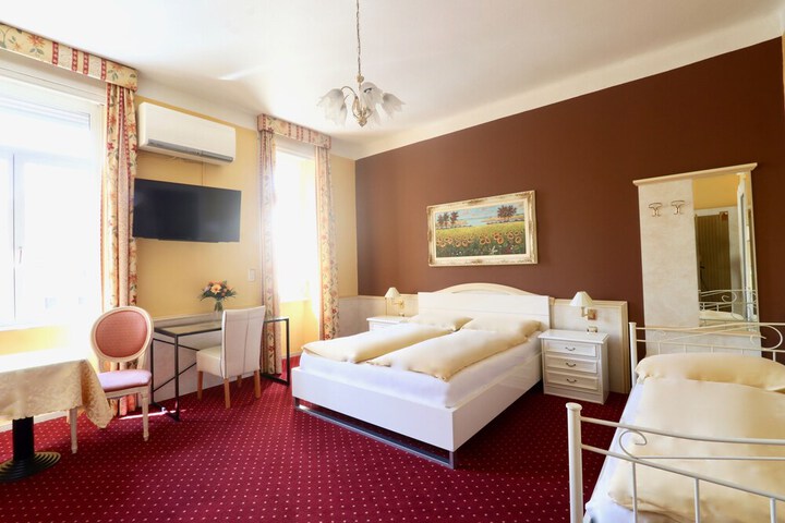 Room 8 of 58