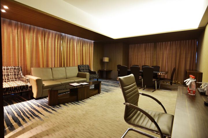 Room 19 of 53