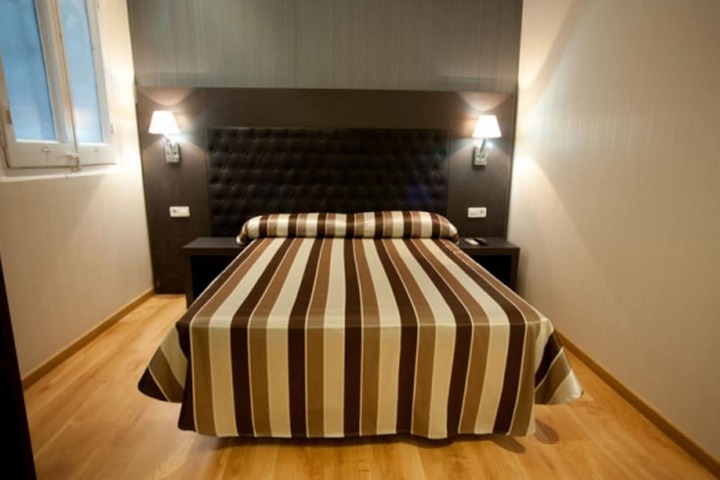 Room 5 of 52