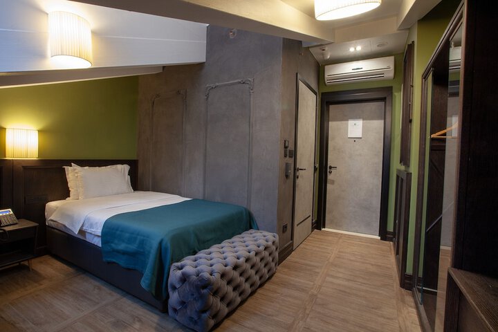 Room 19 of 46