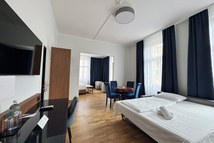 Room 32 of 64
