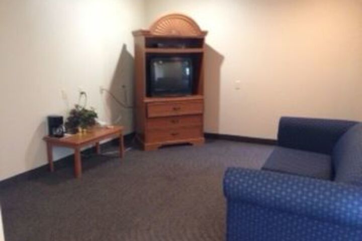 Room 9 of 11