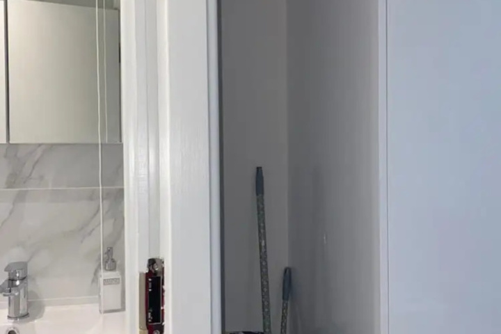 Room 6 of 19