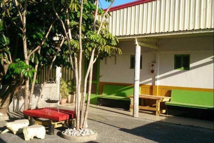 Hotel Exterior 2 of 6
