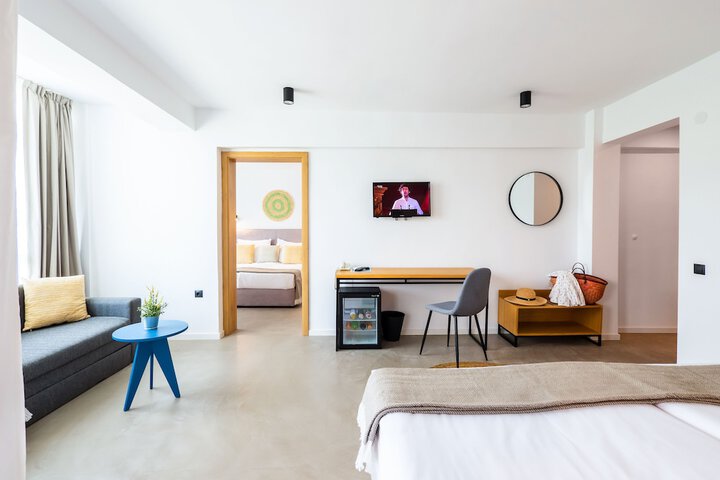 Room 17 of 53