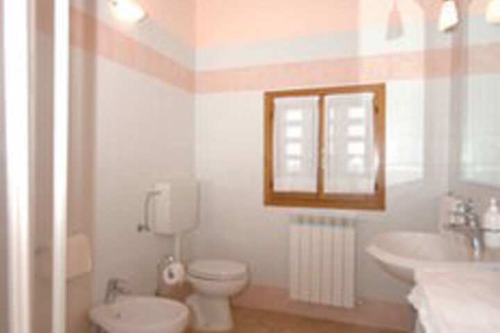 Room 4 of 43