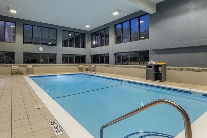 Pool Hotel