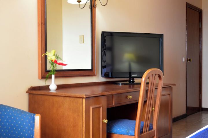 Room 43 of 276