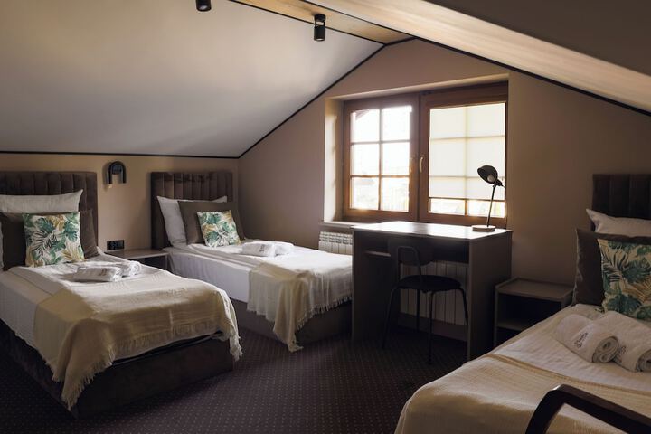 Room 33 of 66