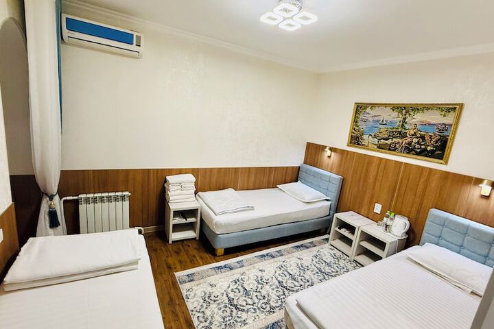 Room 21 of 49
