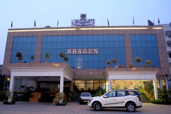 Exterior of Hotel Shagun