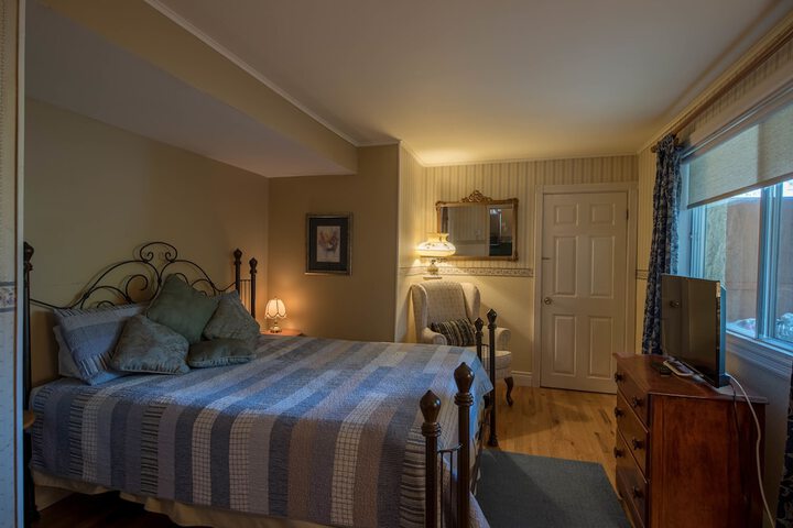 Room 4 of 44
