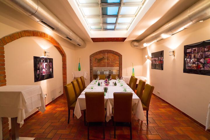 Dining 58 of 76